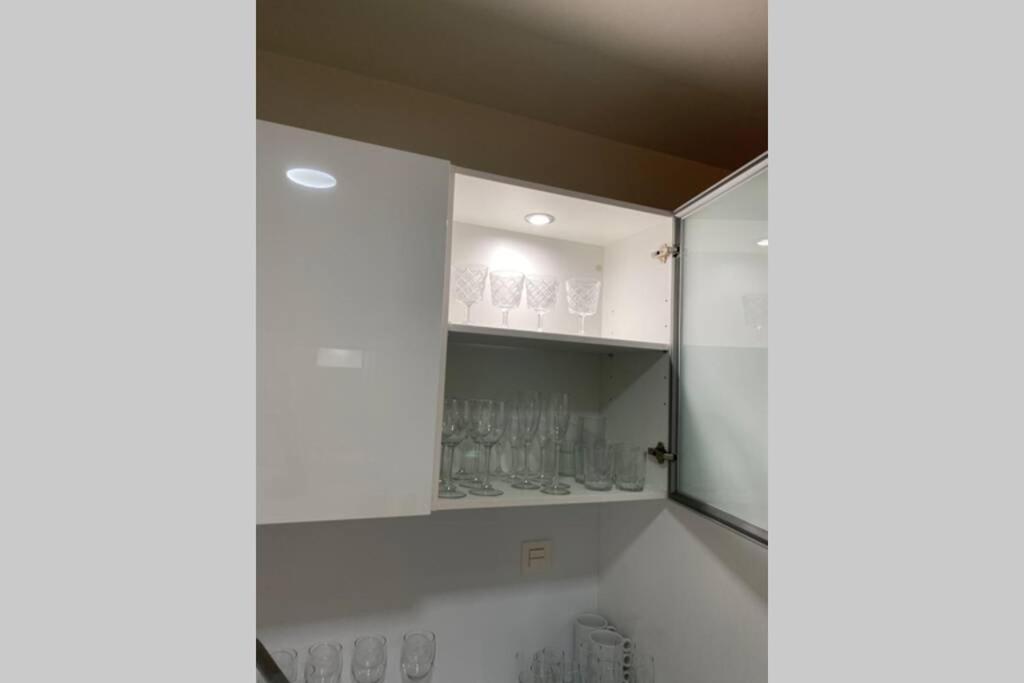 Superior 2 Bedroom Penthouse, Almost On The Beach. Моган Екстер'єр фото
